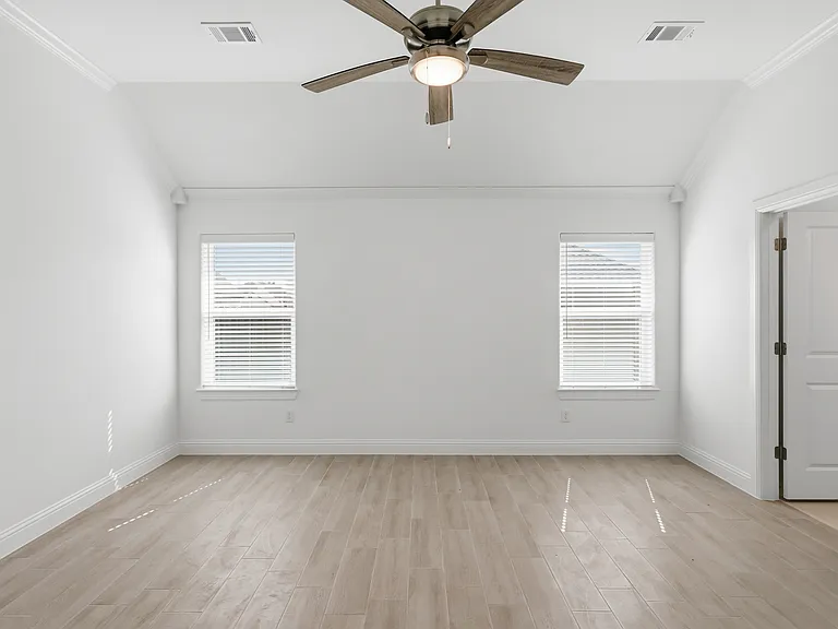608 Violet Dr — Photo 17