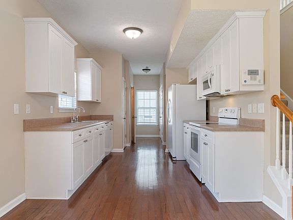 3rd image of 1430 Bern Dr