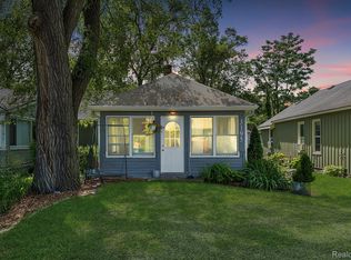 3195 Fisher Ave, Commerce Township, MI 48390