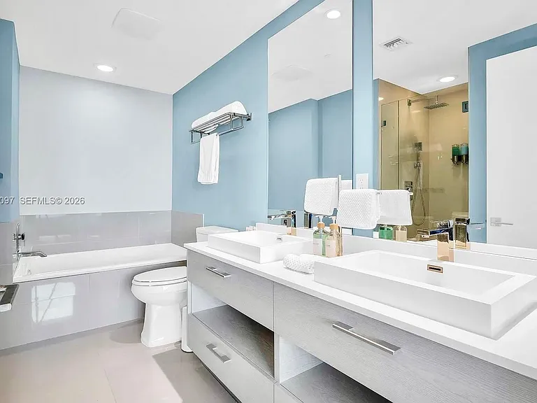 55 SW 9th St #3306 — Photo 9