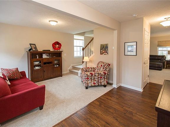 3rd image of 33245 Canterbury Rd