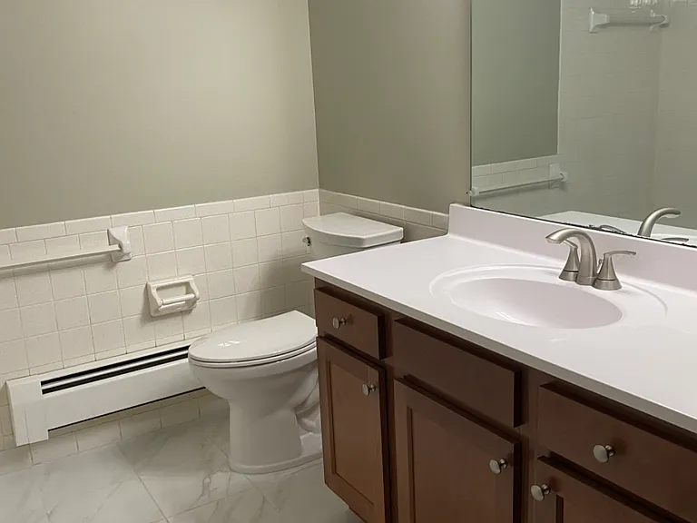 Medford Place Apartments — Photo 8