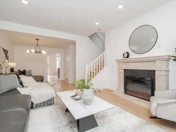 7501 Cumberland St #53, Burnaby, BC V3N 4Y6