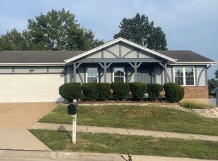 714 Wagon Ridge Dr, Fenton, MO 63026
