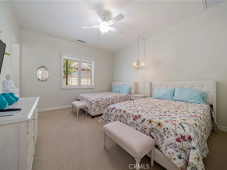 138 Royal Saint Georges Way — Photo 27