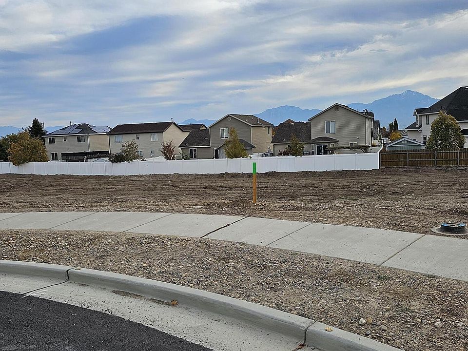 2nd image of 8379 S Four Elm Cir