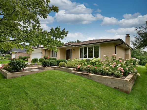 7821 Dorchester Ln, Darien, IL 60561