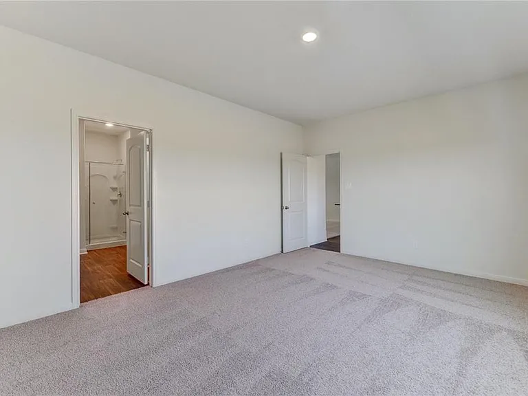 1001 Riverdale Cv — Photo 9
