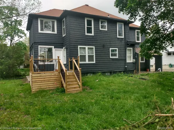 8 Neome Dr, Pontiac, MI 48341