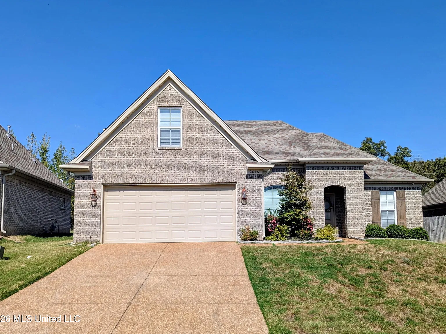 3 bed, 2.0 bath, 1887 sqft, $2,295 — Photo 1