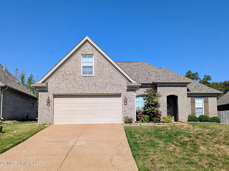 2676 N Dawnwood Cir