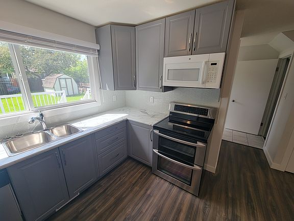 3rd image of 14214 32nd St NW