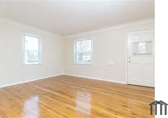 3 bed, 987 sqft, $1,819 — Photo 4