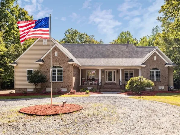 17134 Longview Dr, Smithfield, VA 23430