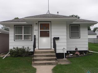 404 E Bishop St, Luverne, MN 56156