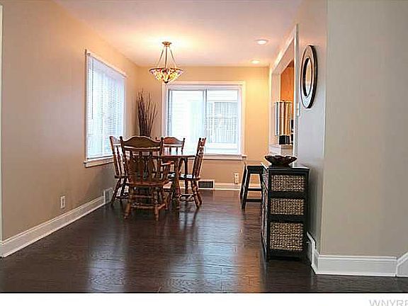 5th image of 341 Stillwell Ave