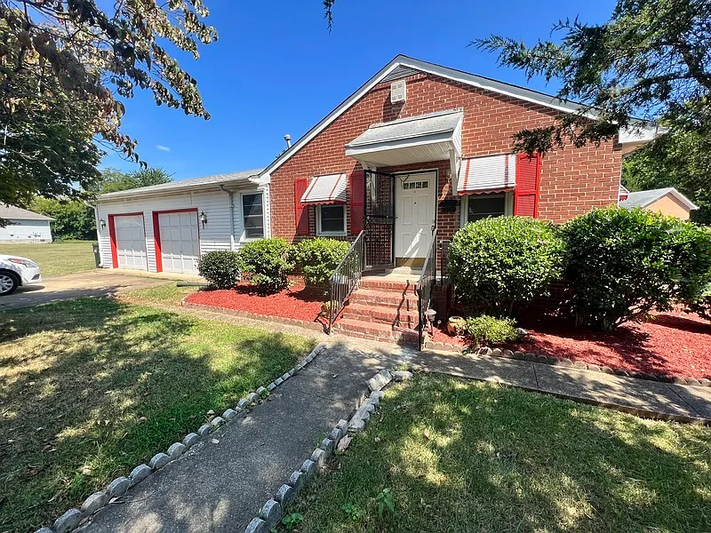 2 bed, 1.5 bath, $1,495 — Photo 1