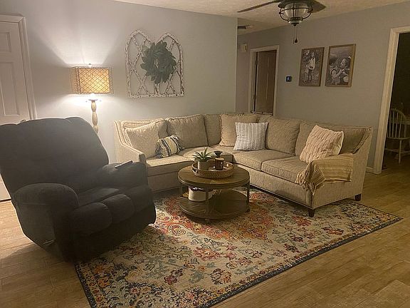 5th image of 472 Lee Road 850