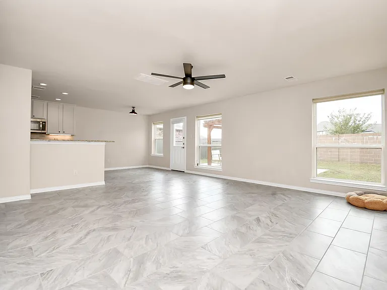2217 Windy Grove Dr — Photo 6
