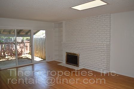 4th image of 2633 La Mesa Way