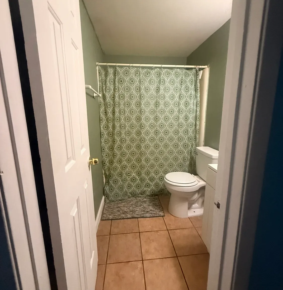 3 bed, 1025 sqft, $1,875 — Photo 2