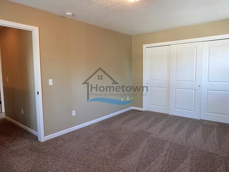 908 E Davis Ave — Photo 19