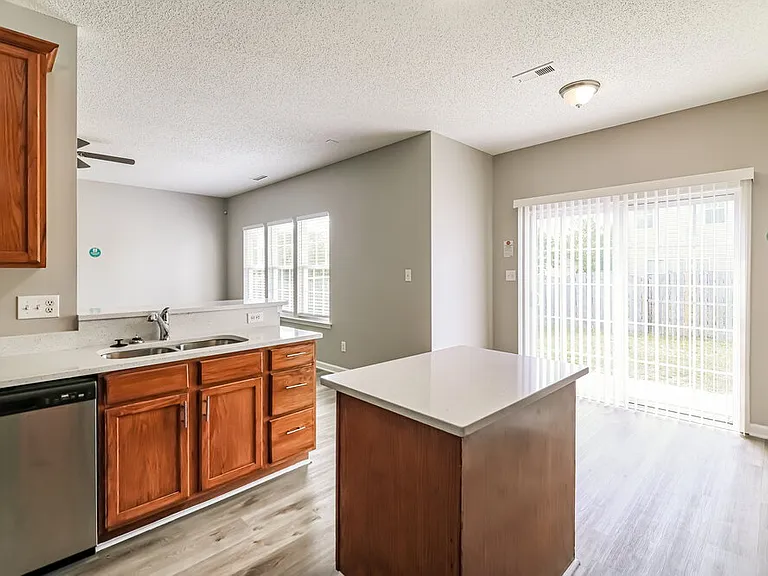 5716 Enoree Ln — Photo 9
