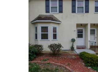 4 E Green Valley Cir, Newark, DE 19711