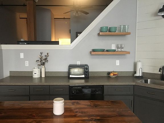 4th image of 308 W 8th St APT 505