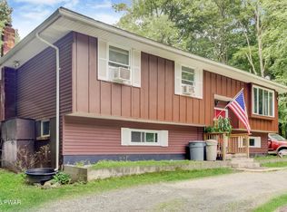 711 Whippoorwill Dr, Bushkill, PA 18324