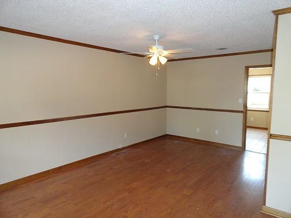 2nd image of 3665 Gatewood Dr