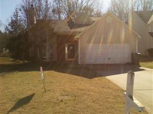 1113 W Shore Dr, Riverdale, GA 30296