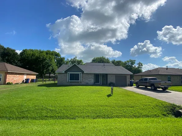 1419 Avenue E, Danbury, TX 77534