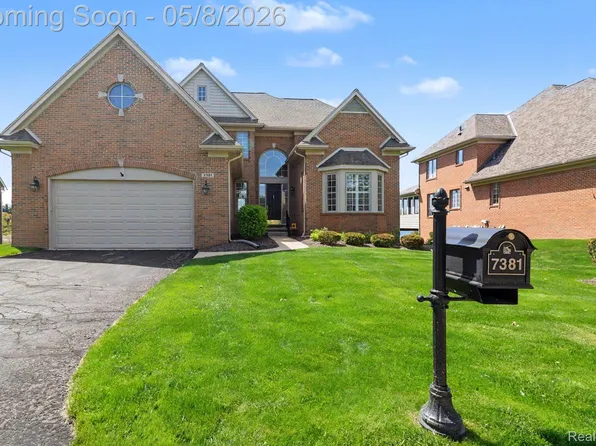 7381 Pine Vista Dr, Brighton, MI 48116