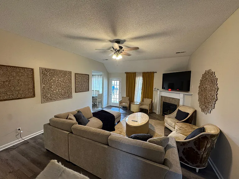3168 Pinetree Loop S — Photo 2