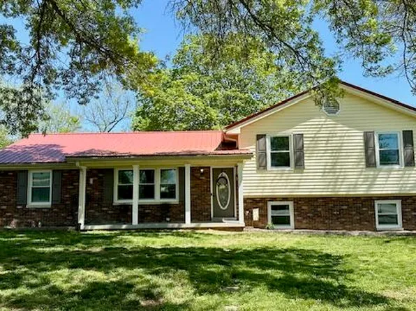 621 Scenic Dr, Harrodsburg, KY 40330