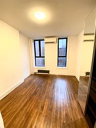 Rented by Safdie Realty Group