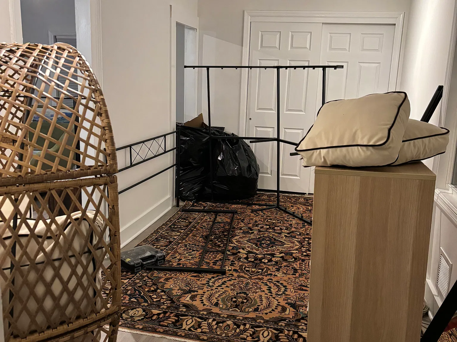 2 bed, 1100 sqft, $1,900 — Photo 3