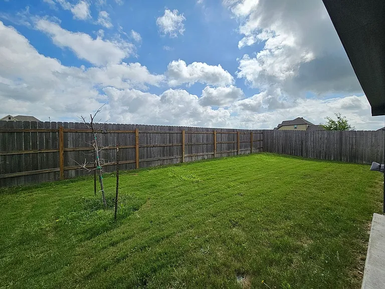 910 James Parker Cir — Photo 18