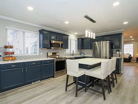 5th image of 6034 S Family Tree Pl