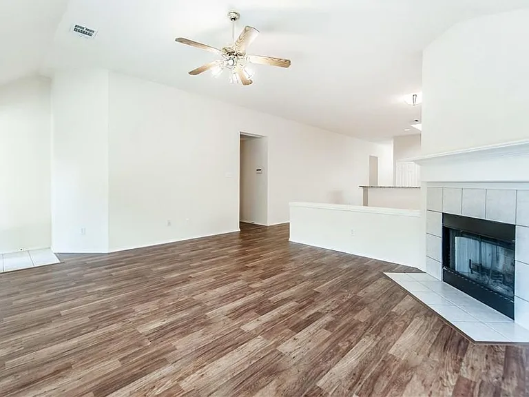 2424 Brycewood Ln — Photo 6