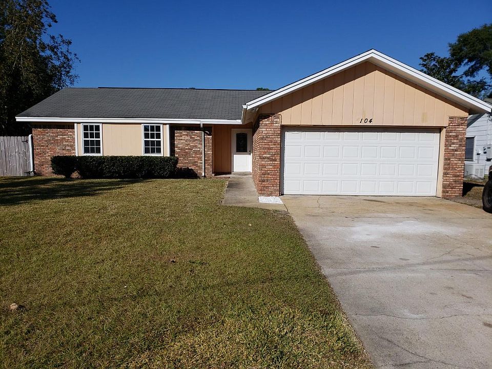 1st image of 104 Newcastle Cir