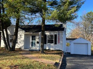 823 S Ballas Rd, Saint Louis, MO 63122