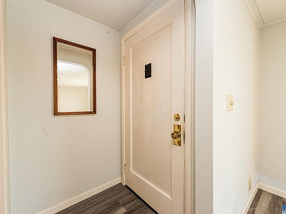 4th image of 1425 W 6th St