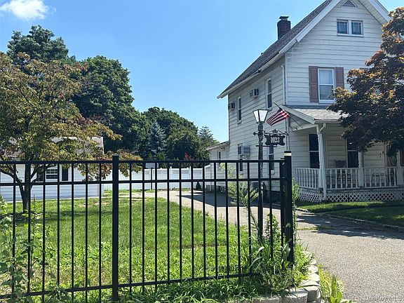4th image of 1023 Newbridge Road
