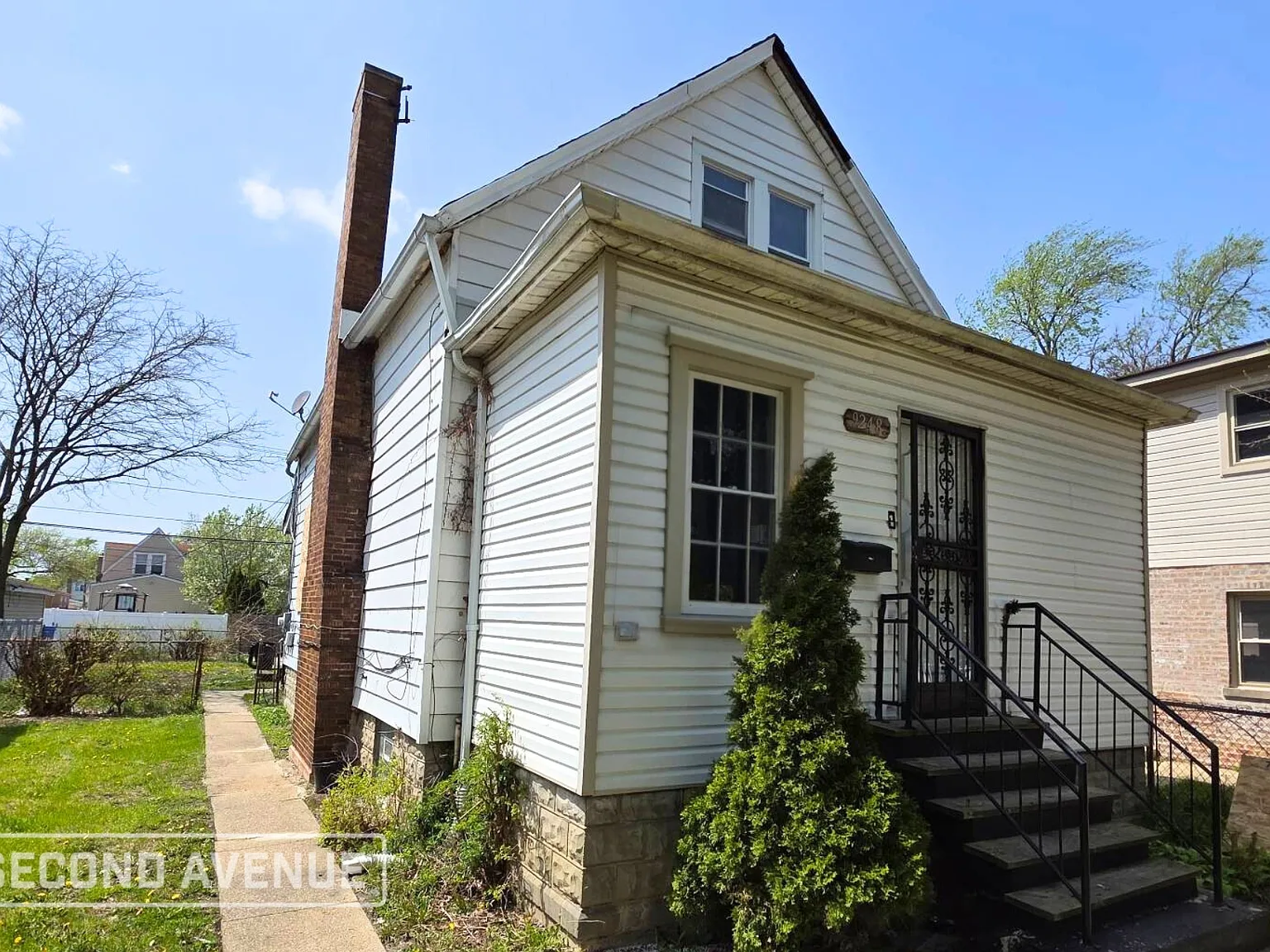 3 bed, 1.5 bath, 1400 sqft, $1,849 — Photo 1