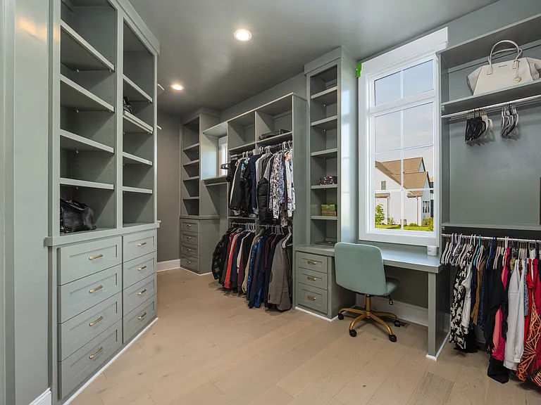 10119 Laurier Ln — Photo 42