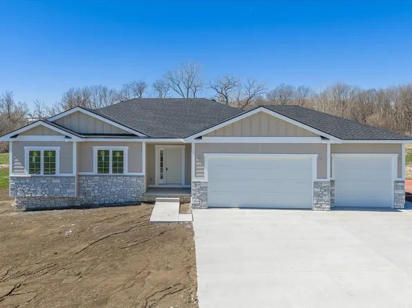 606 Harvest Hills Dr, Woodbine, IA 51579
