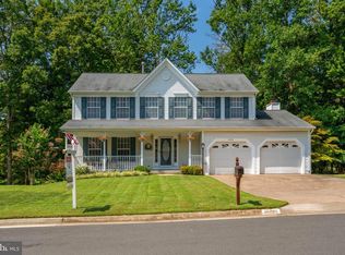 4498 Edsall Dr, Woodbridge, VA 22193