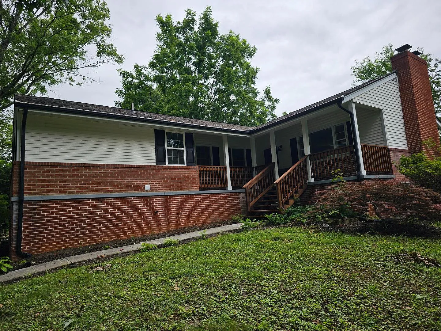 121 Tyler Dr — Photo 1